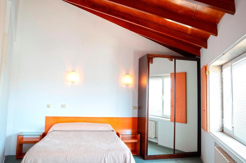 Hostal La Viuda Pobra De Trives Habitación foto